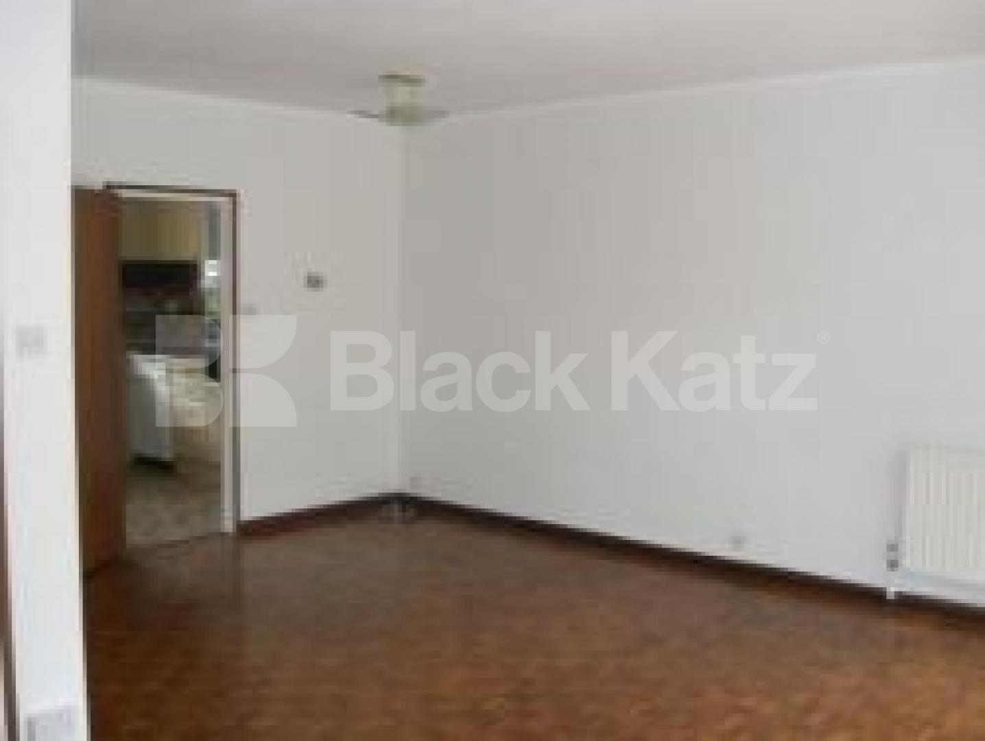 			MUST BE SEEN ASAP, 3 Bedroom, 1 bath, 1 reception Terraced House			 Broadlands Close, HIGHGATE N6