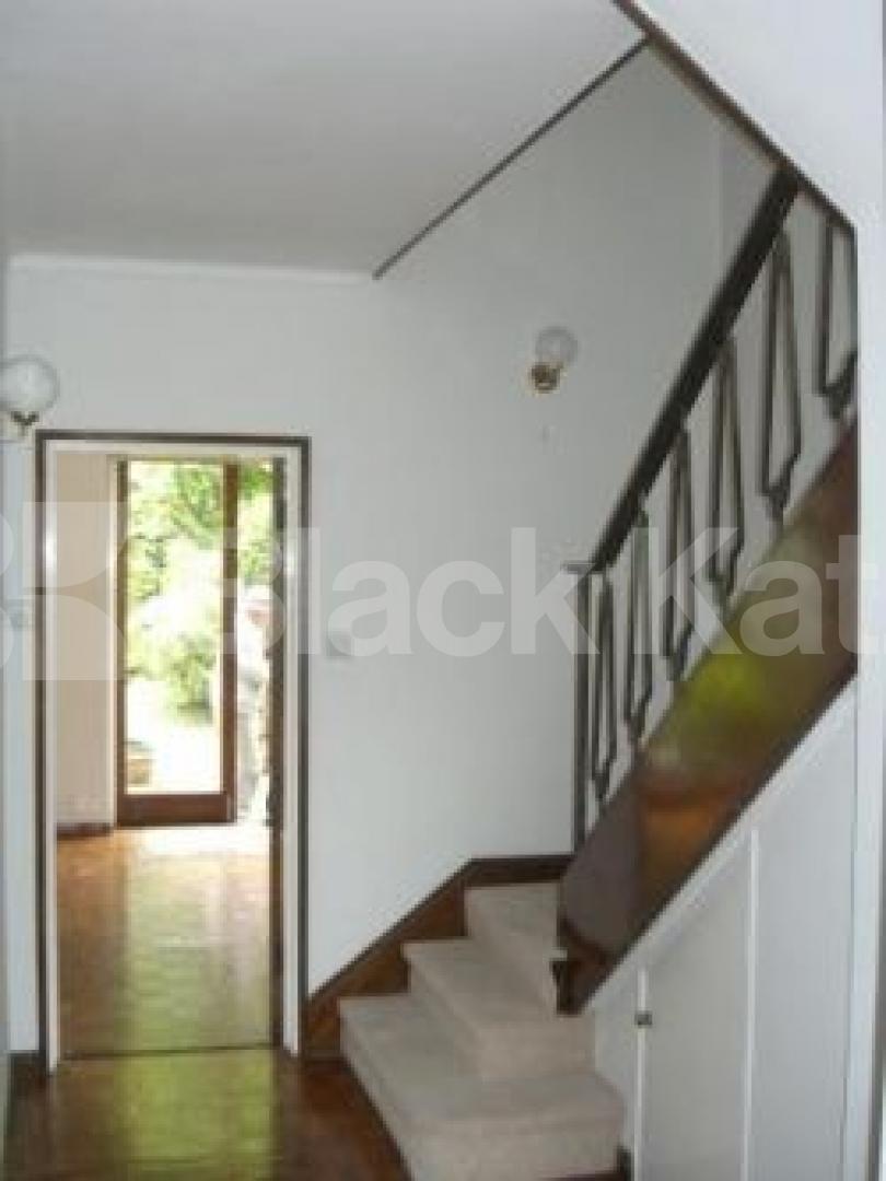 			MUST BE SEEN ASAP, 3 Bedroom, 1 bath, 1 reception Terraced House			 Broadlands Close, HIGHGATE N6