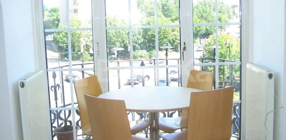 			NEW INSTRUCTION (Private Roof Terrace), 1 Bedroom, 1 bath, 1 reception Apartment			 High Street, ACTON