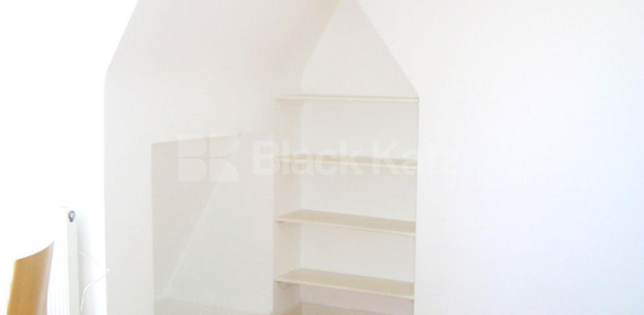 			NEW INSTRUCTION (Private Roof Terrace), 1 Bedroom, 1 bath, 1 reception Apartment			 High Street, ACTON