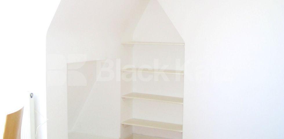 			NEW INSTRUCTION (Private Roof Terrace), 1 Bedroom, 1 bath, 1 reception Apartment			 High Street, ACTON