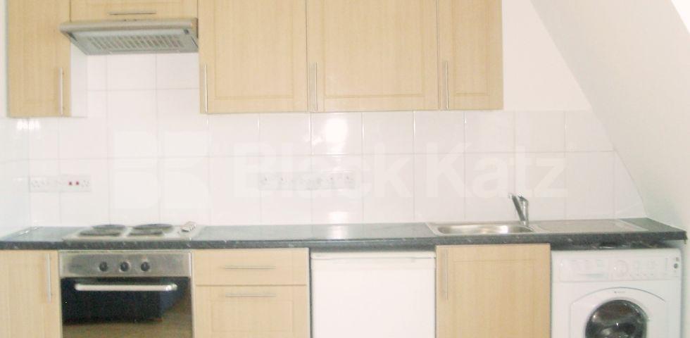 			NEW INSTRUCTION (Private Roof Terrace), 1 Bedroom, 1 bath, 1 reception Apartment			 High Street, ACTON