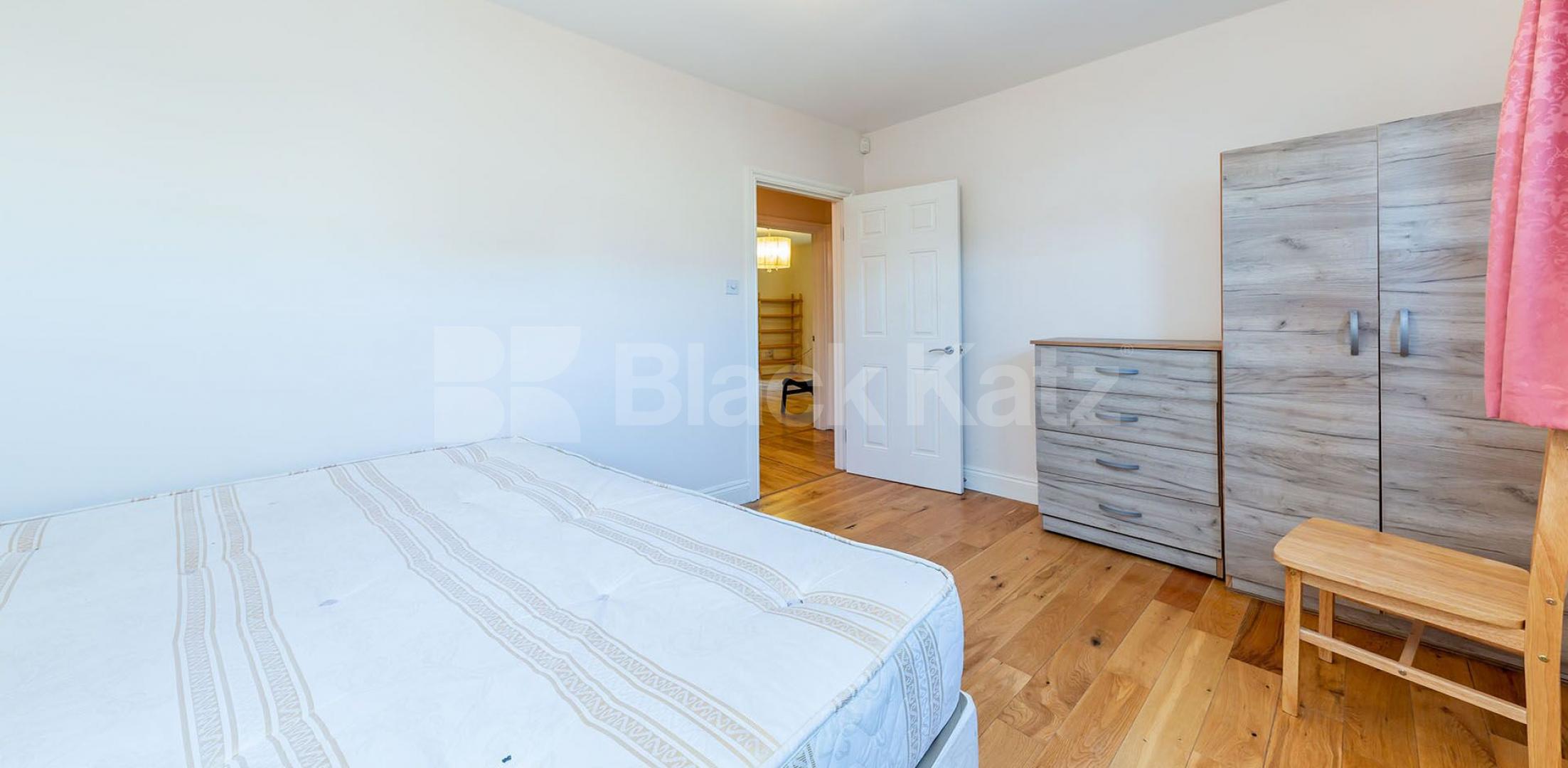 			New Instruction!, 2 Bedroom, 1 bath, 1 reception Ground Floor Flat			 High Street, Barnet