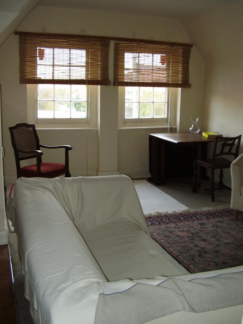 			1 Bedroom, 1 bath, 1 reception Flat			 Cricklewood Lane, GOLDERS GREEN NW2