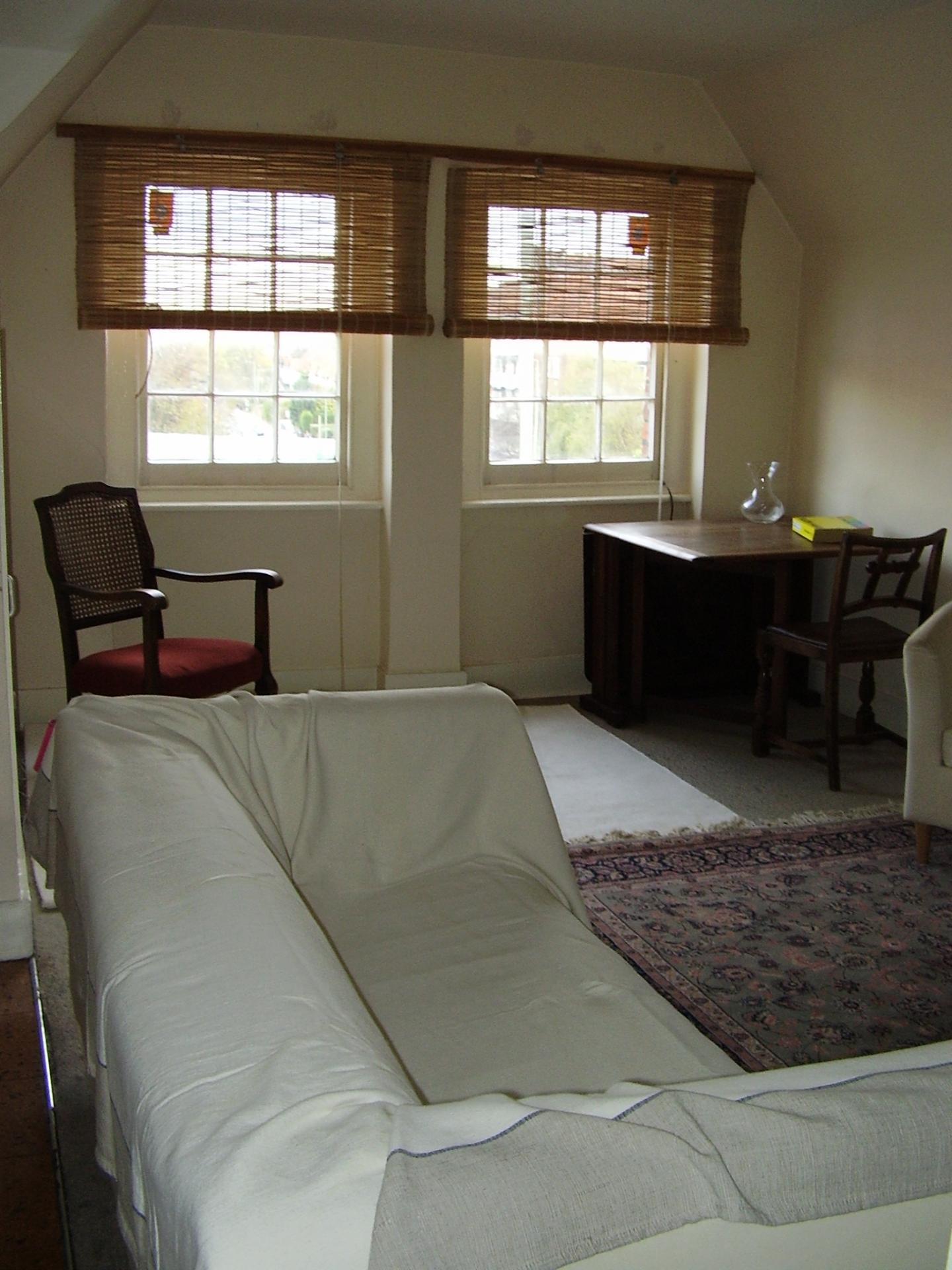 			1 Bedroom, 1 bath, 1 reception Flat			 Cricklewood Lane, GOLDERS GREEN NW2 nw2