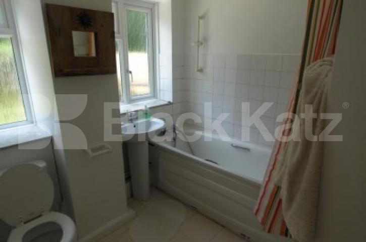 			Patio Garden, 1 Bedroom, 1 bath, 1 reception Ground Floor Flat			 Ashford Avenue, CROUCH END