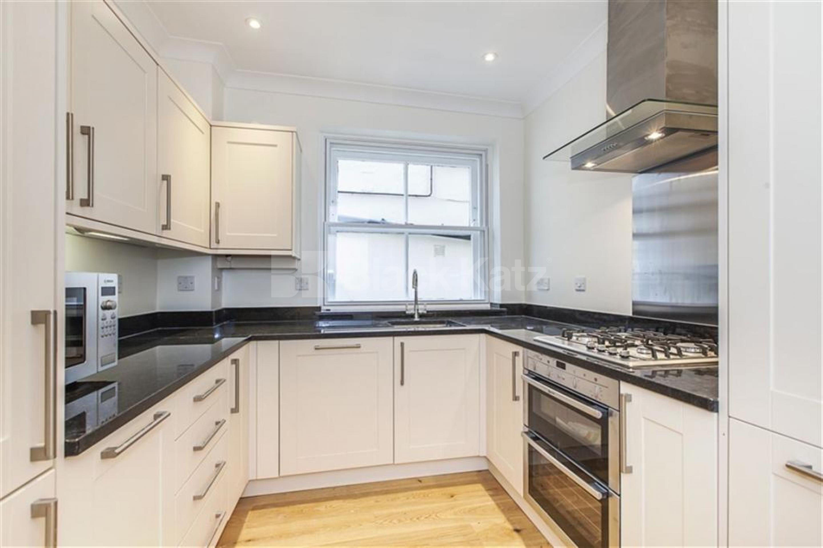 Spacious three double bedroom apartment set within a handsome period conversion Camden Road, Camden Borders  N7
