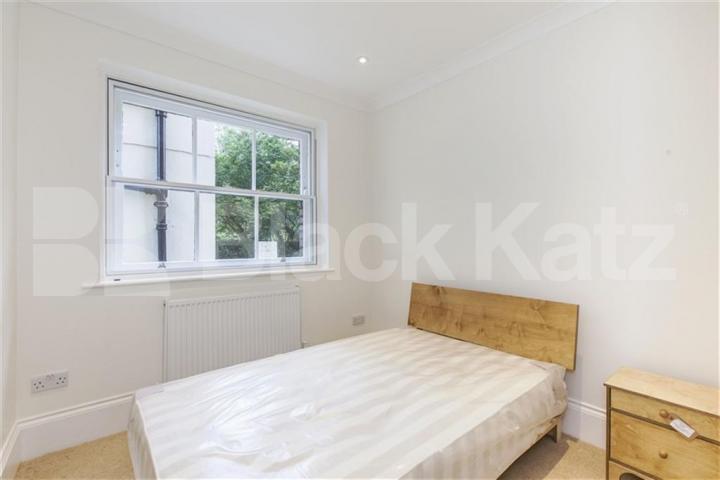 Spacious three double bedroom apartment set within a handsome period conversion Camden Road, Camden Borders 