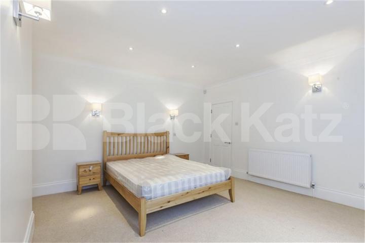 Spacious three double bedroom apartment set within a handsome period conversion Camden Road, Camden Borders 