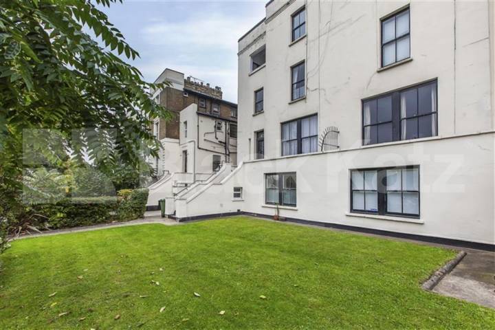 4 bedroom perfect for students or young professionals  Camden Road, Camden Borders 