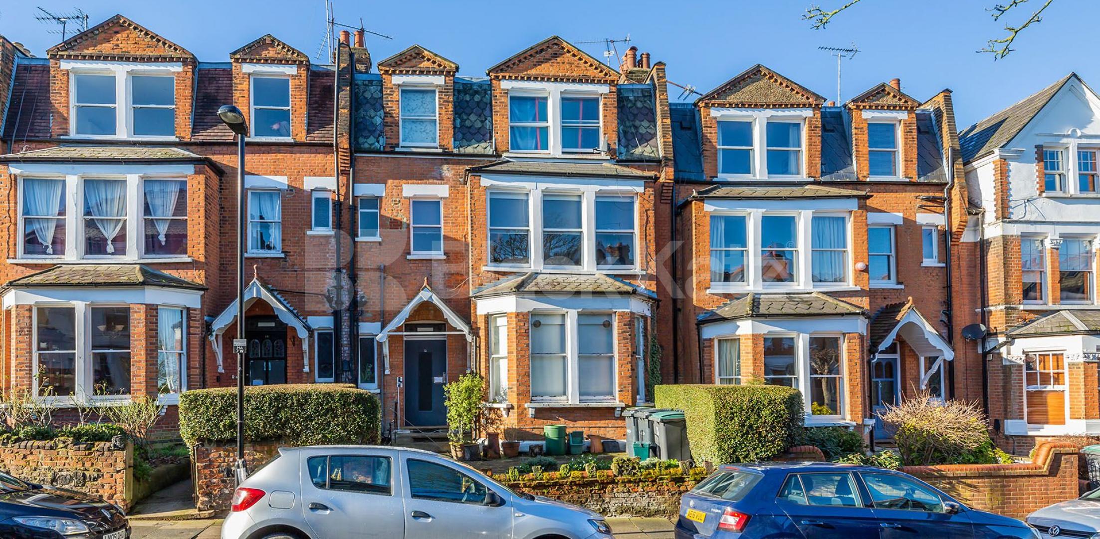 			Studio Apartment, 1 bath, 0 reception Flat			 Muswell Avenue , Muswell Hill