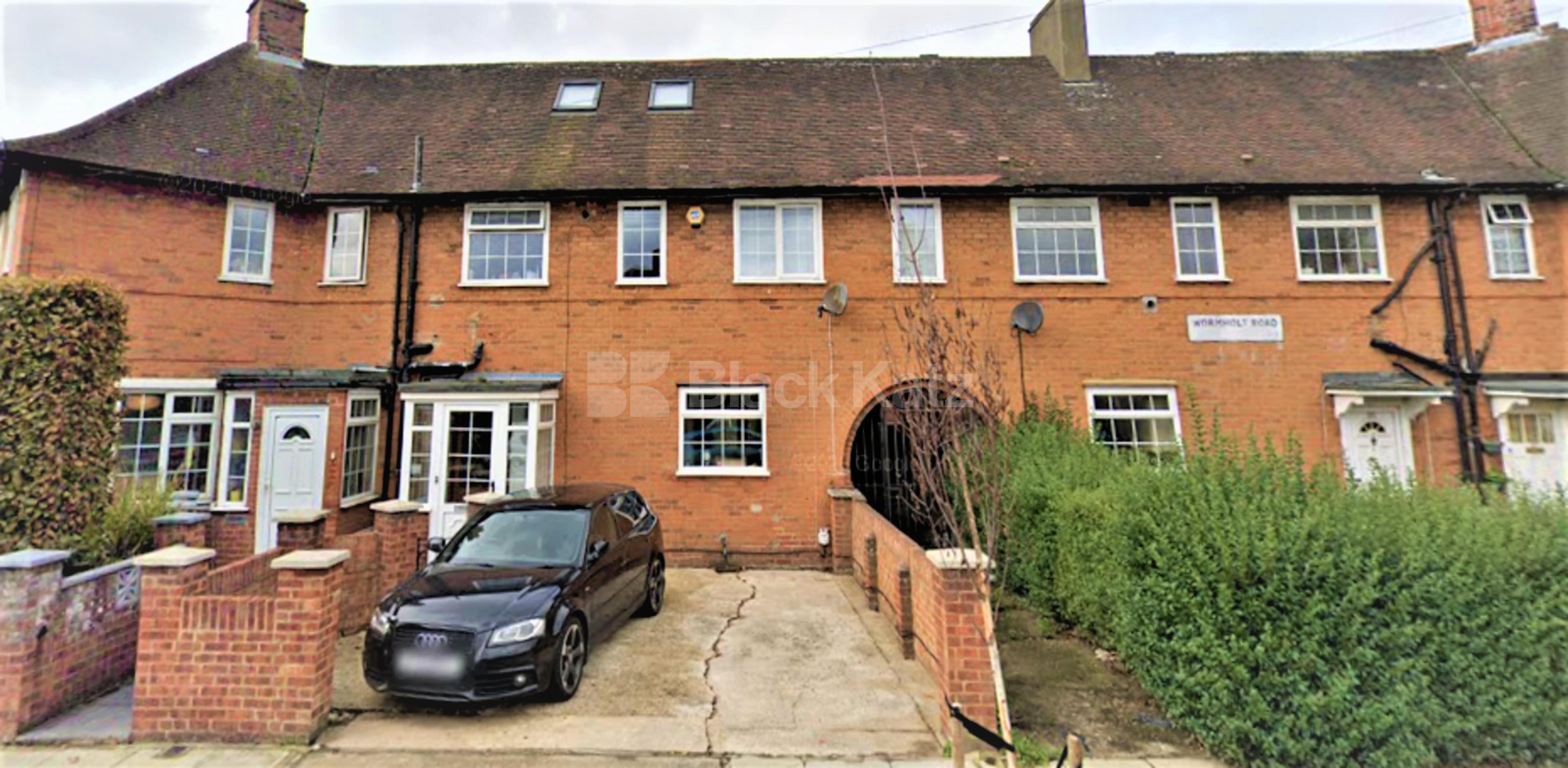 			3 Bedroom, 1 bath, 1 reception House			 Wormholt Road, Shepherds Bush W12