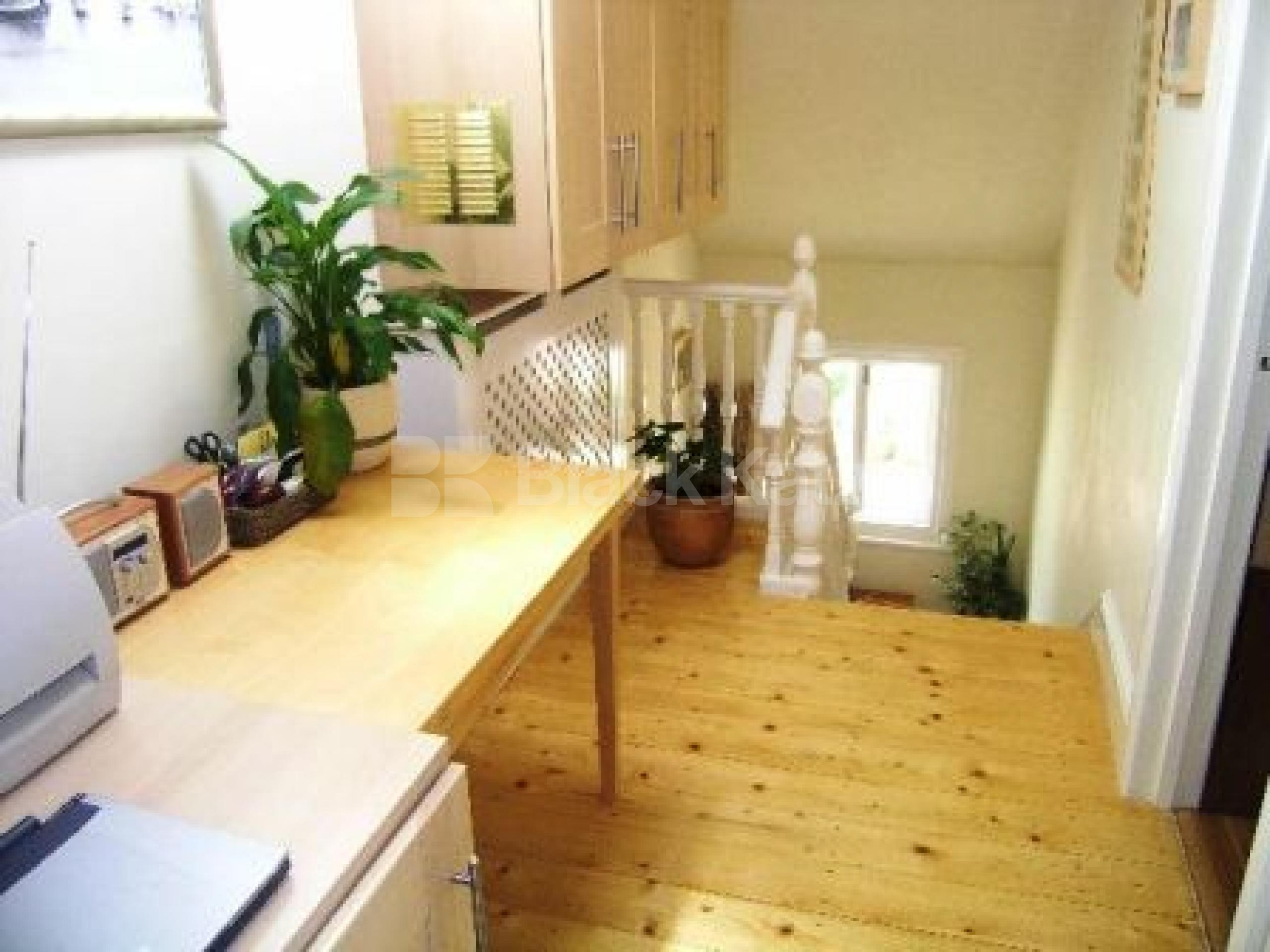 			1 Bedroom, 1 bath, 1 reception Flat			 Cecile Park, CROUCH END N8