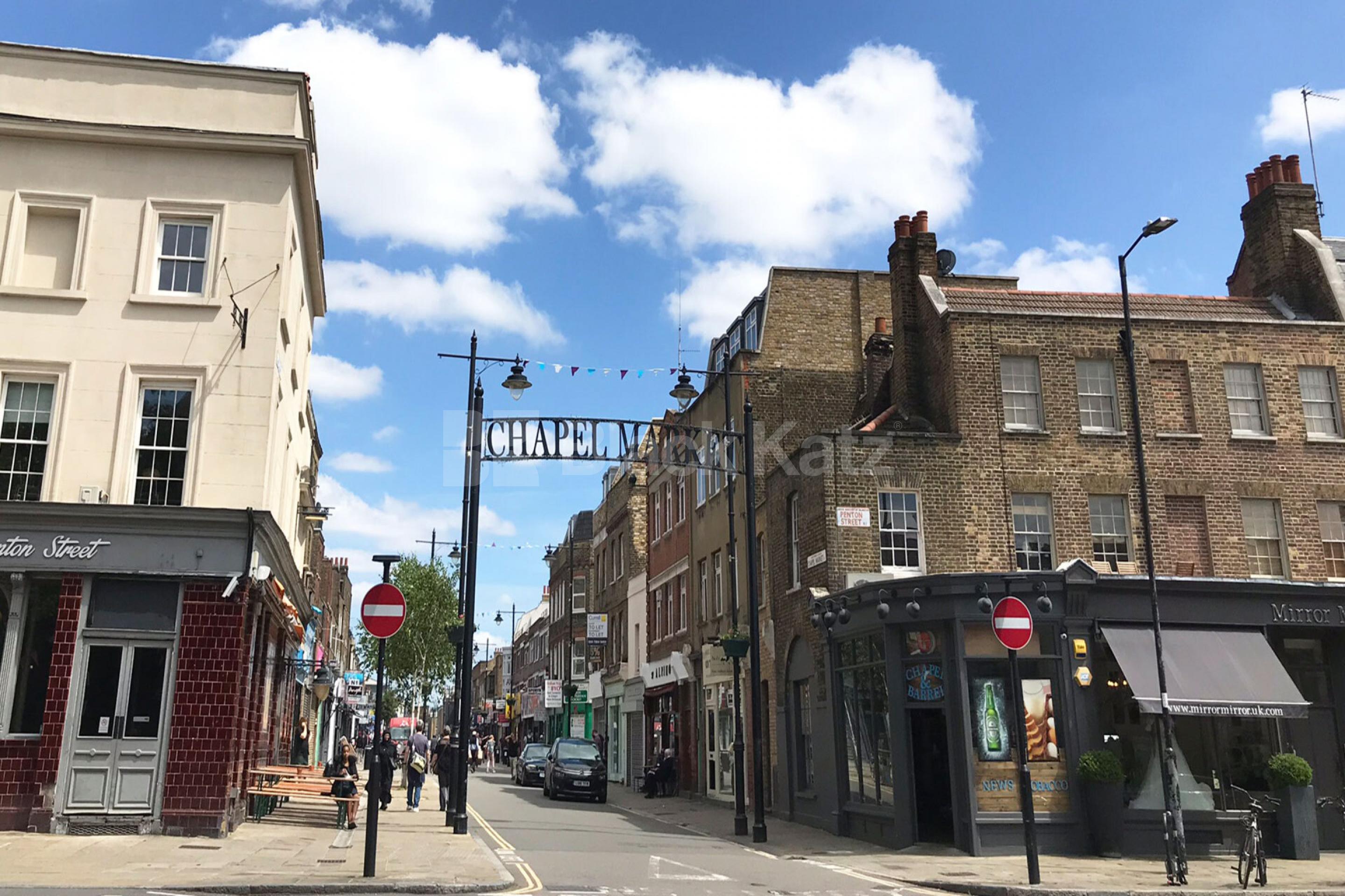 3 bedroom property in a vibrant location in zone 1  Chapel Market, Angel N1