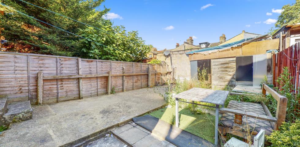 			2 Bedroom, 1 bath, 1 reception Flat			 Chapter Road, WILLESDEN GREEN NW2