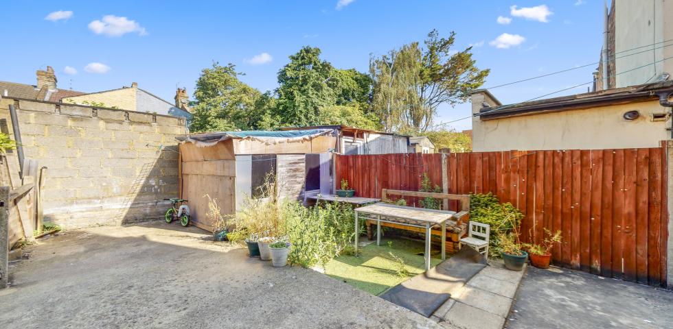 			2 Bedroom, 1 bath, 1 reception Flat			 Chapter Road, WILLESDEN GREEN NW2