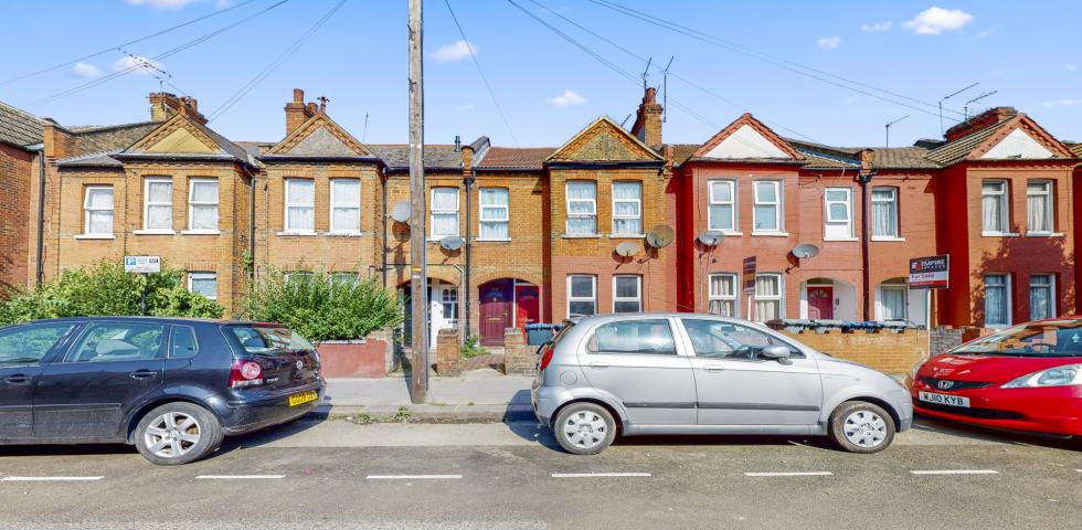 			1 Bedroom, 1 bath, 1 reception Flat			 Chapter Road, WILLESDEN GREEN NW2