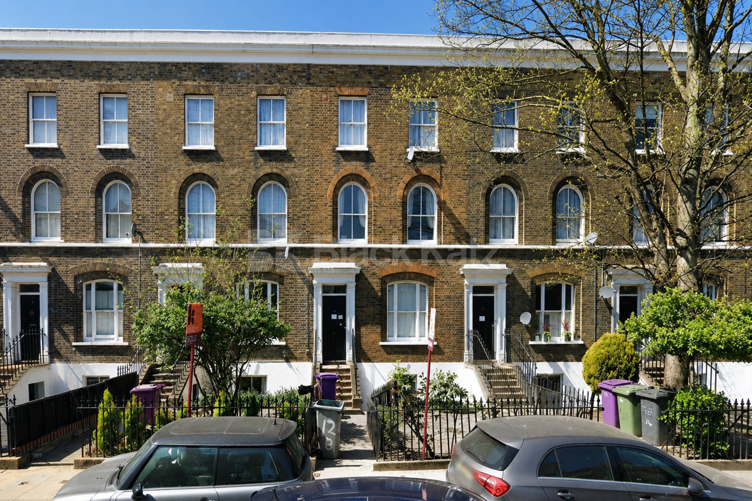 Large Three Bedroom Maisonette with Garden Near Mile End Station Campbell Road, Bow E3