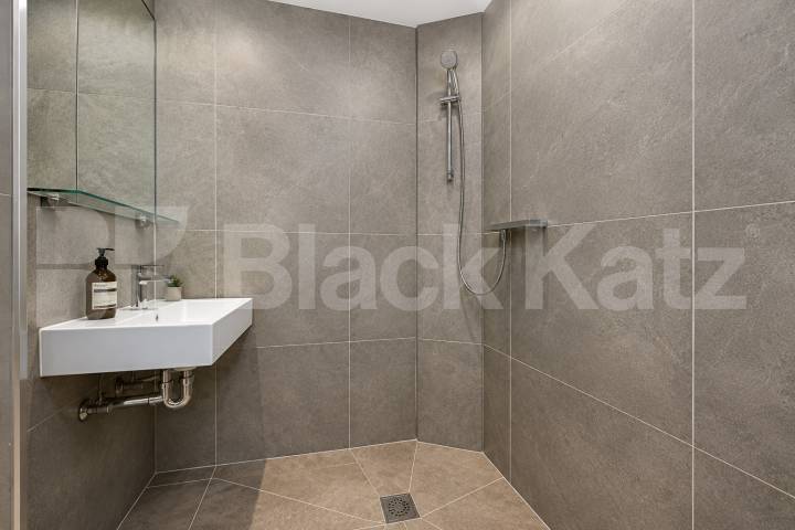 Luxury Four Bedroom Penthouse with Four En-Suites & Balcony, Old Street Old Street , Old Street - Shoreditch