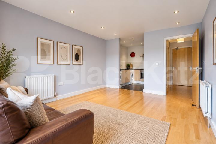 Modern One Bedroom Apartment with Private Balcony – Westpoint Apartments, N8 Clarendon Road, Hornsey