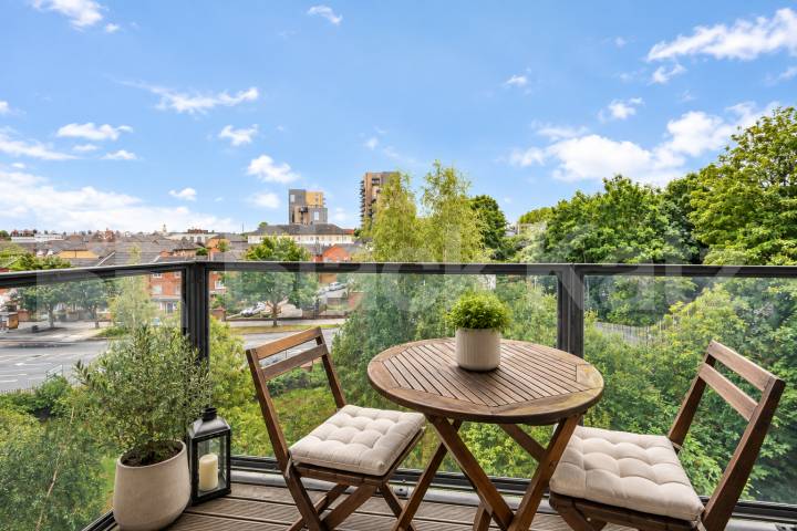 Modern One Bedroom Apartment with Private Balcony – Westpoint Apartments, N8 Clarendon Road, Hornsey