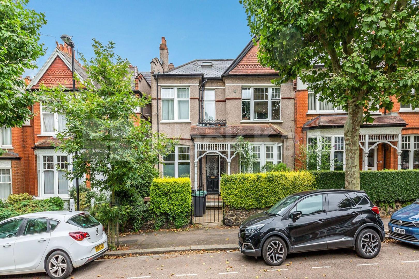 spacious split level 3 bedroom property with study and access to garden Firs Avenue , Muswell Hill 