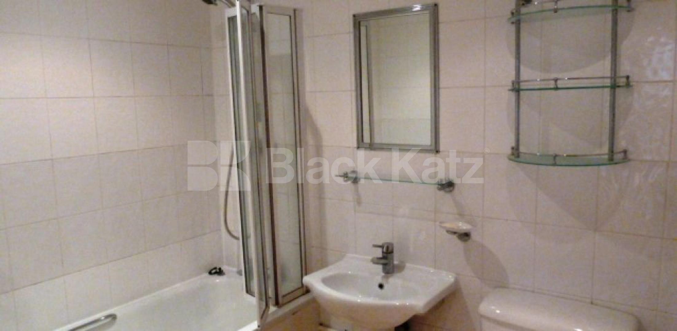 			PERFECT FOR 3 SHARERS!, 2 Bedroom, 1 bath, 1 reception Flat			 Margery Street, RUSSELL SQUARE