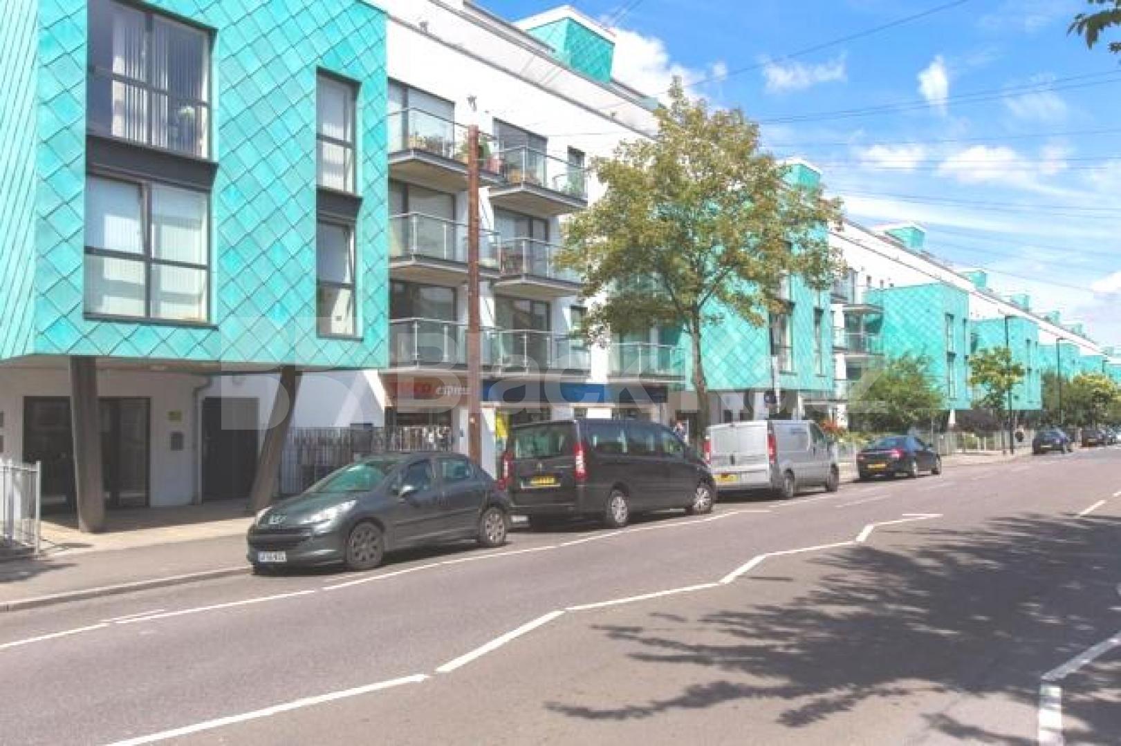 			SPACIOUS 3 BED, 2 BATH WITH PARKING!, 3 Bedroom, 1 bath, 1 reception Flat			 DRAYTON PARK, Highbury