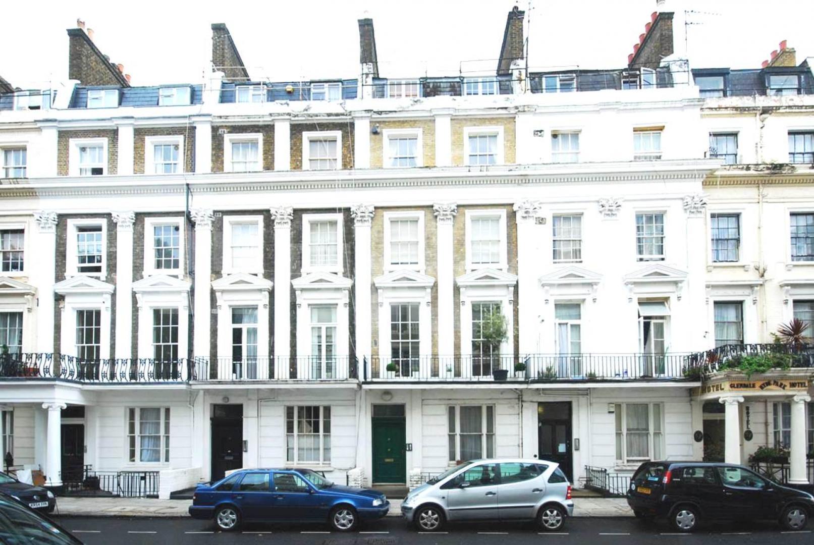 			NEW INSTRUCTION!, 1 Bedroom, 1 bath, 1 reception Flat			 Devonshire Terrace, HYDE PARK