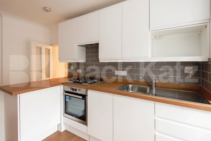 			NEWLY REFURBISHED LARGE 1- 2 BED WITH GARDEN, 2 Bedroom, 1 bath, 1 reception Flat			 Dartmouth Park Road, KENTISH TOWN / DARTMOUTH PARK