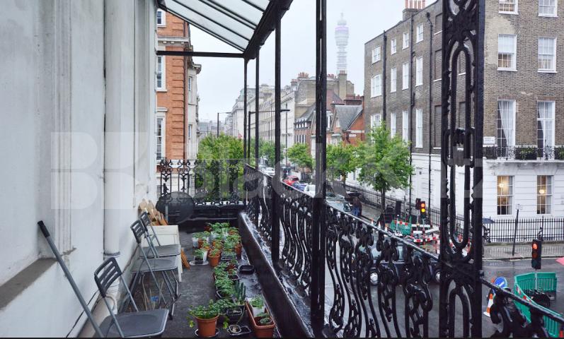 			LARGE 2 / 3 BED BY REGENTS PARK! , 3 Bedroom, 1 bath, 1 reception Flat			 Harley Street, REGENTS PARK/BAKER STREET 