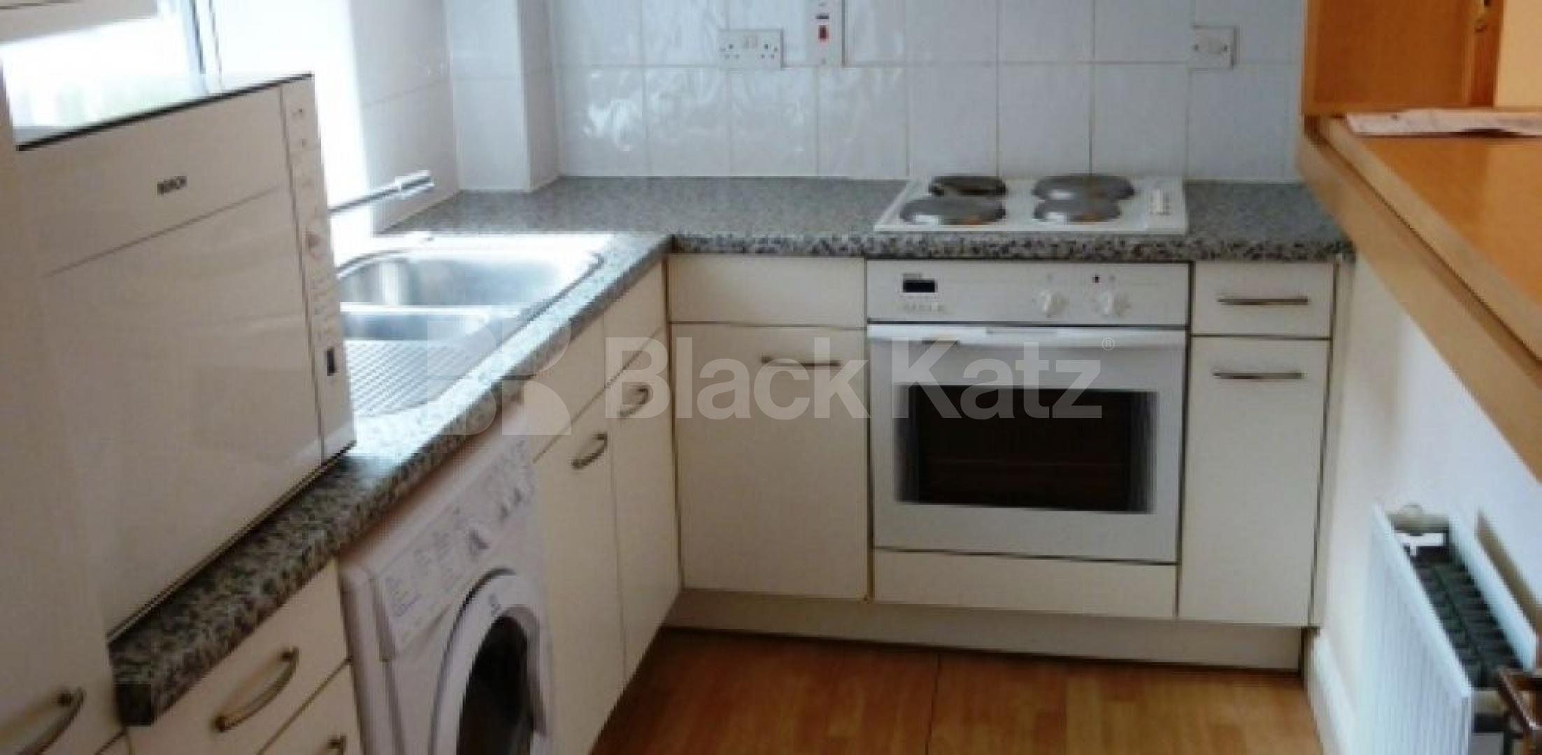 			PERFECT FOR 3 SHARERS!, 2 Bedroom, 1 bath, 1 reception Flat			 Margery Street, RUSSELL SQUARE