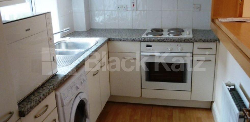 			PERFECT FOR 3 SHARERS!, 2 Bedroom, 1 bath, 1 reception Flat			 Margery Street, RUSSELL SQUARE