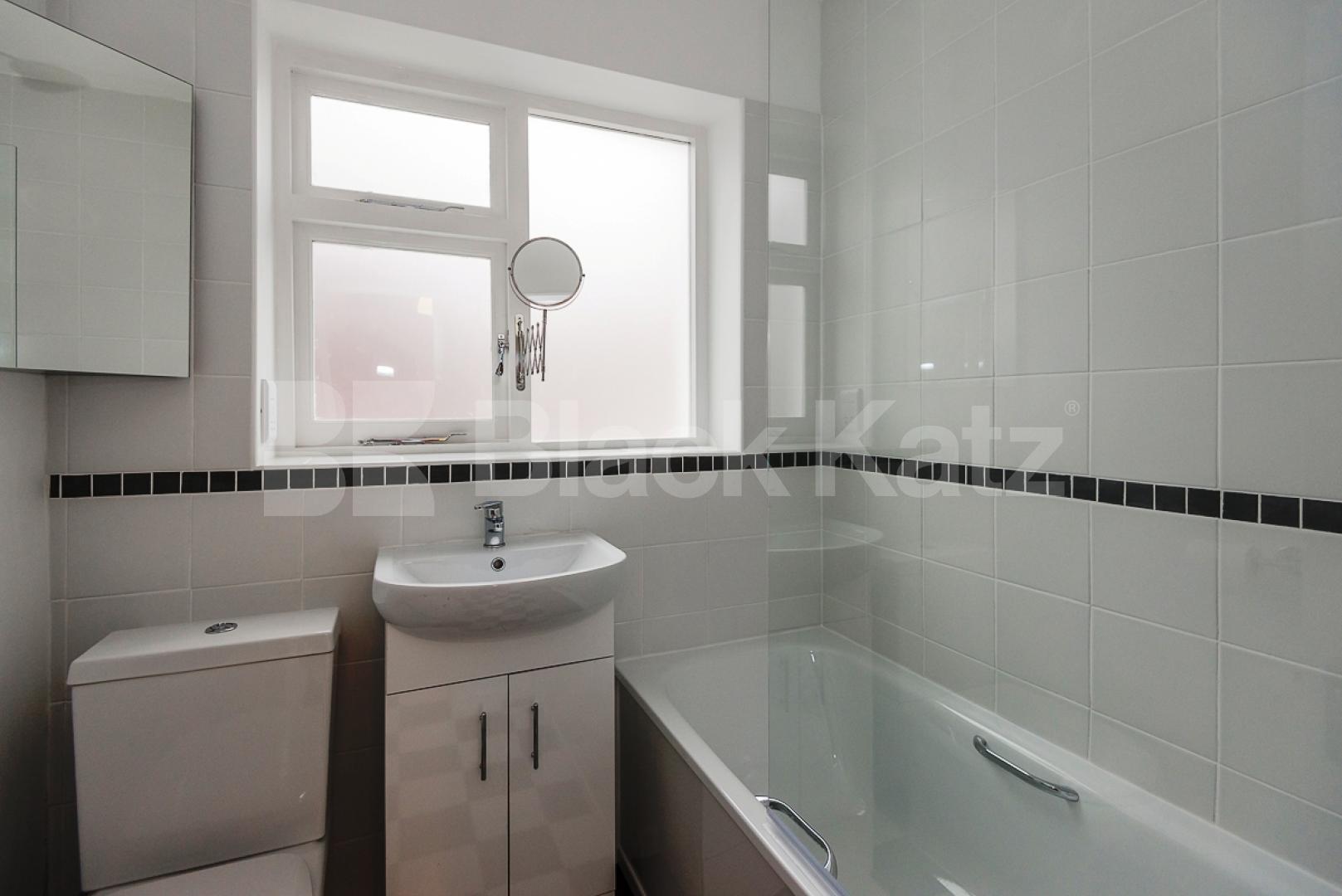 			NEWLY REFURBISHED LARGE 1- 2 BED WITH GARDEN, 1 Bedroom, 1 bath, 1 reception Flat			 Dartmouth Park Road, KENTISH TOWN / DARTMOUTH PARK