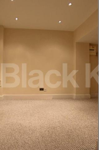 			NEW INSTRUCTION!, 1 Bedroom, 1 bath, 1 reception Flat			 Devonshire Terrace, BAYSWATER