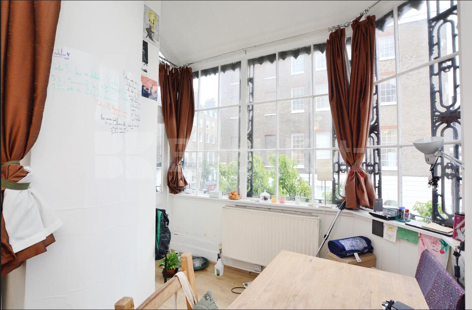 			LARGE 2 / 3 BED BY REGENTS PARK! , 3 Bedroom, 1 bath, 1 reception Flat			 Harley Street, REGENTS PARK/BAKER STREET 