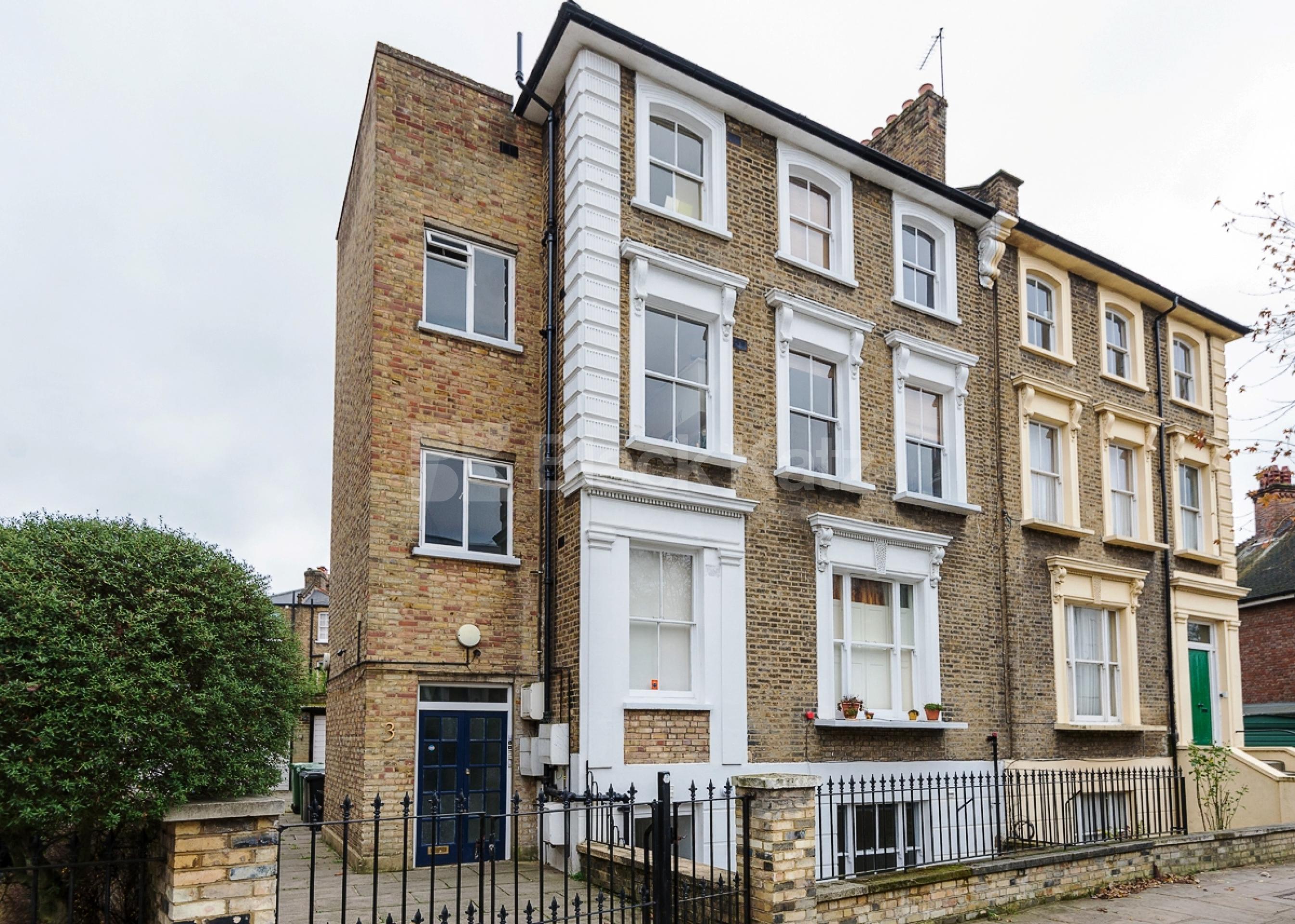 			NEWLY REFURBISHED LARGE 1- 2 BED WITH GARDEN, 1 Bedroom, 1 bath, 1 reception Flat			 Dartmouth Park Road, KENTISH TOWN / DARTMOUTH PARK NW5
