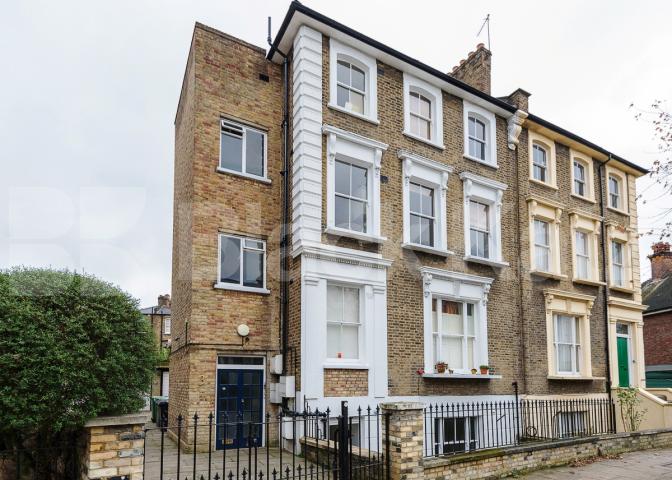 			NEWLY REFURBISHED LARGE 1- 2 BED WITH GARDEN, 1 Bedroom, 1 bath, 1 reception Flat			 Dartmouth Park Road, KENTISH TOWN / DARTMOUTH PARK