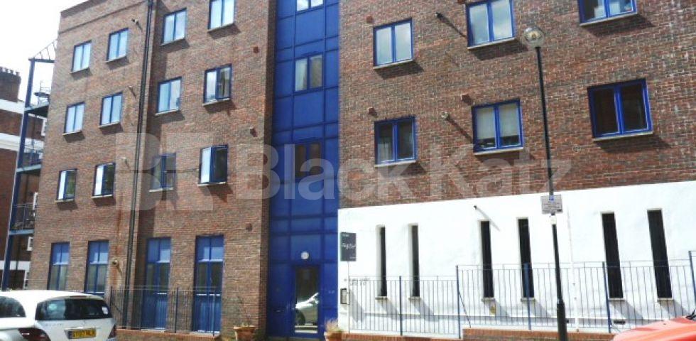 			PERFECT FOR 3 SHARERS!, 2 Bedroom, 1 bath, 1 reception Flat			 Margery Street, RUSSELL SQUARE