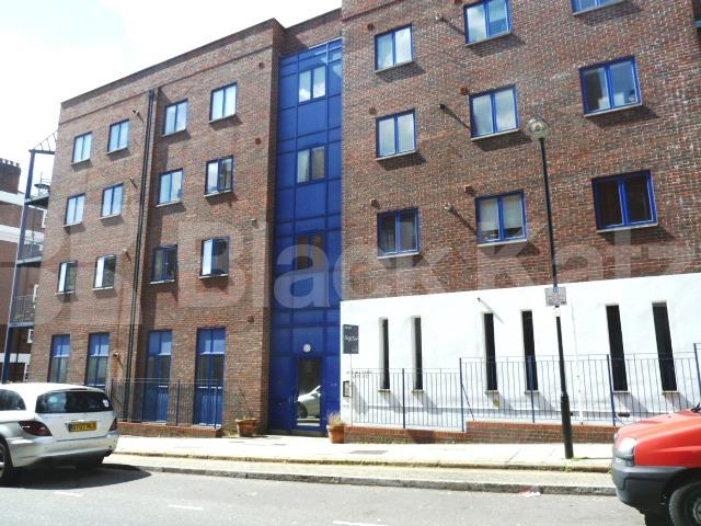 			2 BEDROOM FLAT PERFECT FOR 3 SHARERS!, 3 Bedroom, 1 bath, 1 reception Flat			 Margery Street, ANGEL-KING'S CROSS-RUSSELL SQUARE