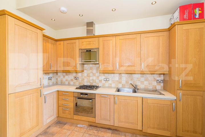 			LET, 2 Bedroom, 1 bath, 1 reception Apartment			 Lupus Street, Pimlico