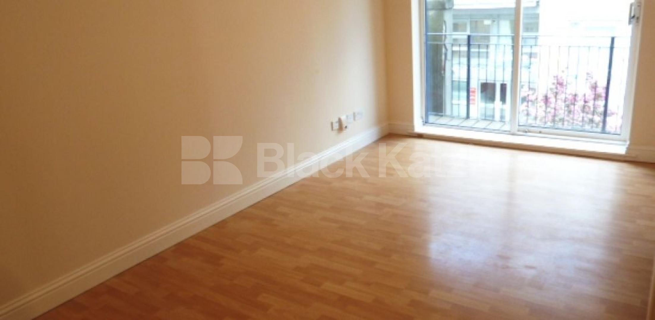 			PERFECT FOR 3 SHARERS!, 2 Bedroom, 1 bath, 1 reception Flat			 Margery Street, RUSSELL SQUARE