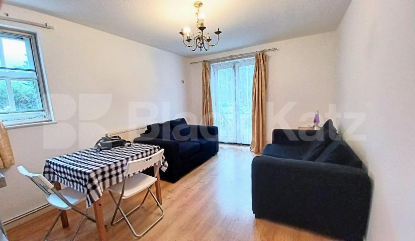 Modern one bed set within a private secure developments mins to tube & shops Moriatry Close, Holloway