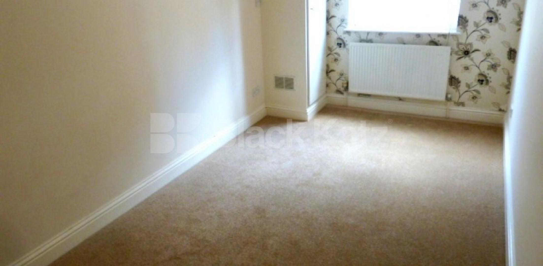 			PERFECT FOR 3 SHARERS!, 2 Bedroom, 1 bath, 1 reception Flat			 Margery Street, RUSSELL SQUARE