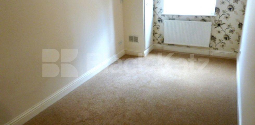 			PERFECT FOR 3 SHARERS!, 2 Bedroom, 1 bath, 1 reception Flat			 Margery Street, RUSSELL SQUARE