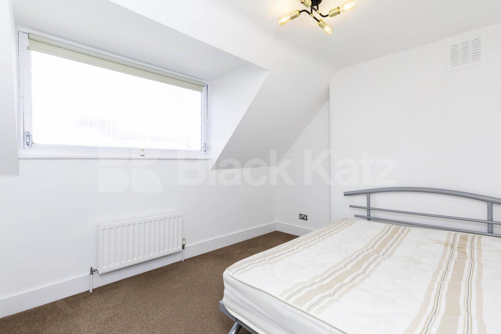 Large split level 3 bedroom in a well maintained conversion in Archway Marlborough Road, Upper Holloway 