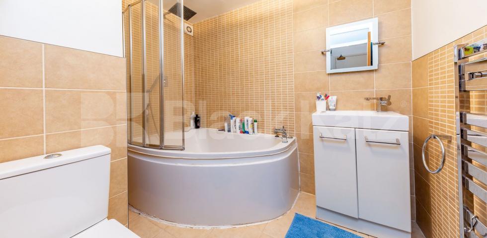 			Fantastic One Bed With OSP !, 1 Bedroom, 1 bath, 1 reception Flat			 Cambridge Gardens, MUSWELL HILL