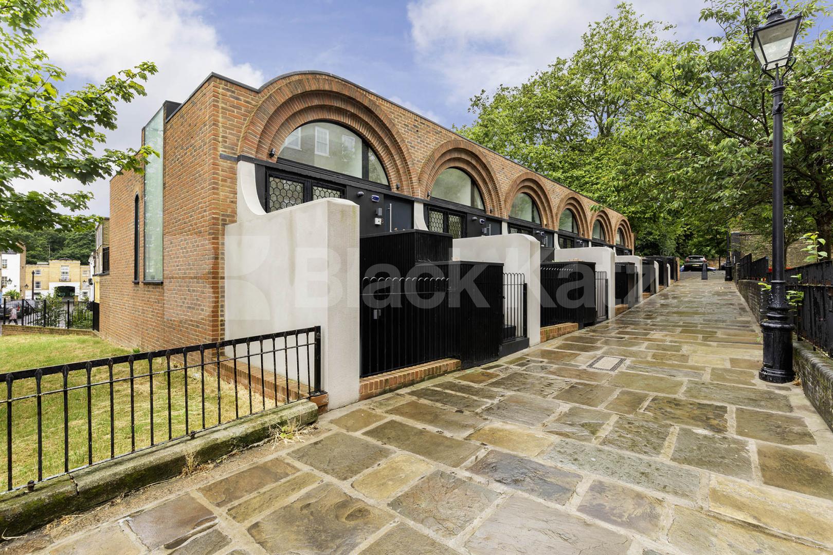 Stunning 3 bed 2 bath house split over 3 floors with a patio area.  Arco Walk, Highgate Road, Kentish Town
