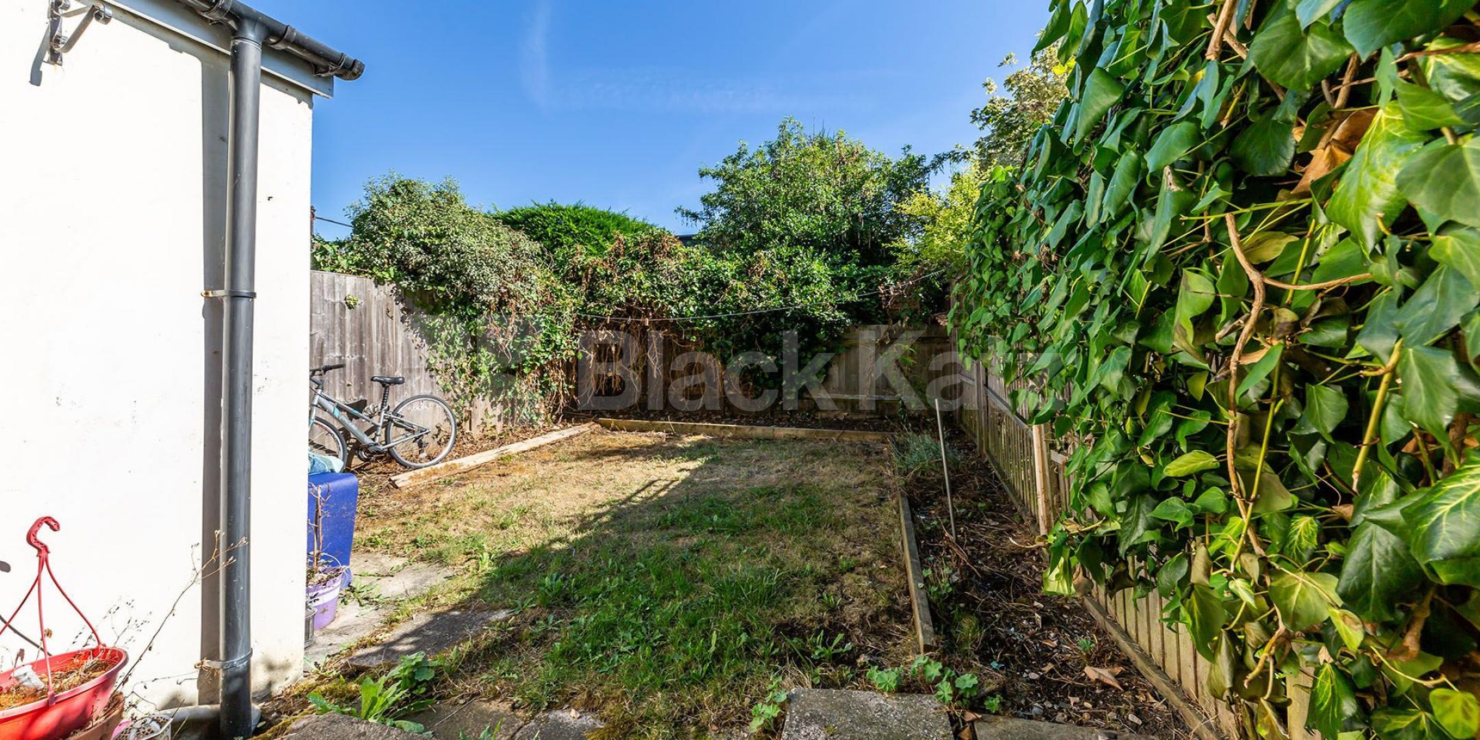 			WHOLE HOUSE!, 3 Bedroom, 1 bath, 1 reception House			 Trinity Road, East Finchley