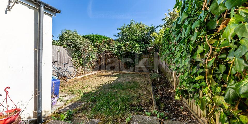 			WHOLE HOUSE!, 3 Bedroom, 1 bath, 1 reception House			 Trinity Road, East Finchley